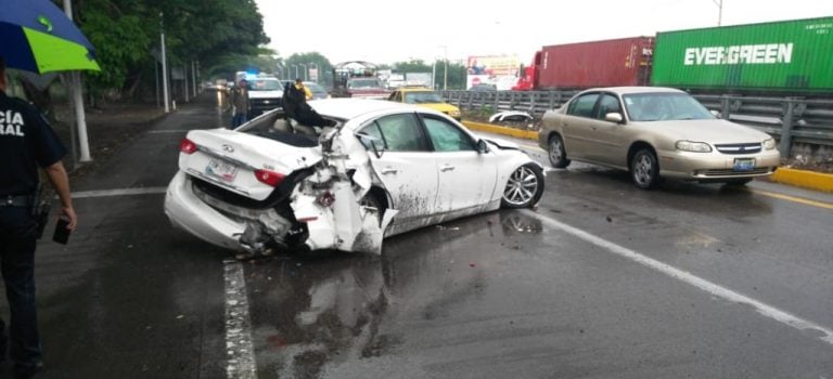 Ocurre aparatoso accidente en la curva El Higueral