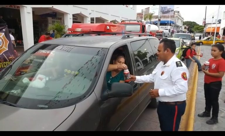 Bomberos de Tecomán inician colecta para recabar fondos y comprar equipo de rescate