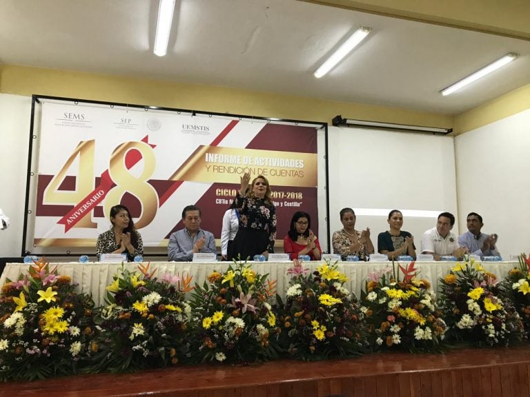 Directora del CBTis 19 entrega rendición de cuentas 2017-2018