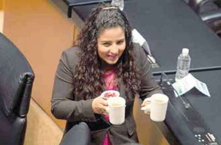 El servicio de edecanes y comida regresará al Senado