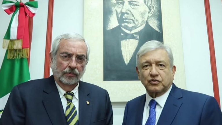 AMLO se reúne con el rector de la UNAM; pide a los jóvenes que le tengan confianza