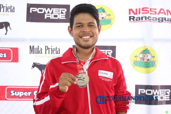 Estudiante Francisco Javier Ruiz obtiene 3 medallas en Paralimpiada Nacional