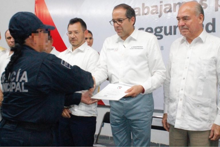Se certifican más de 700 policías de Colima