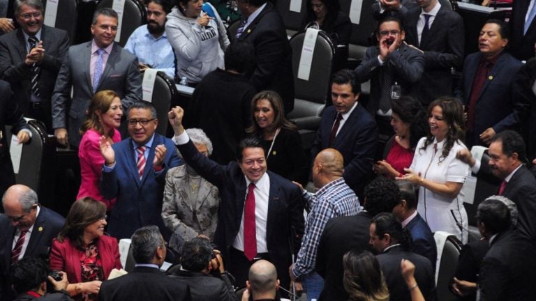 “Por el momento no habrá reducción a sueldos de diputados”, afirma Morena