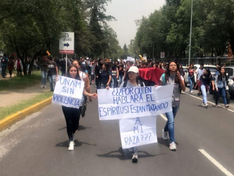 “Fuera porros de la UNAM”; marchan estudiantes en CU