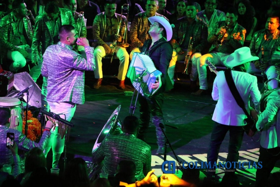 Por segunda ocasión Alfredo Olivas se presenta en el Palenque de Colima