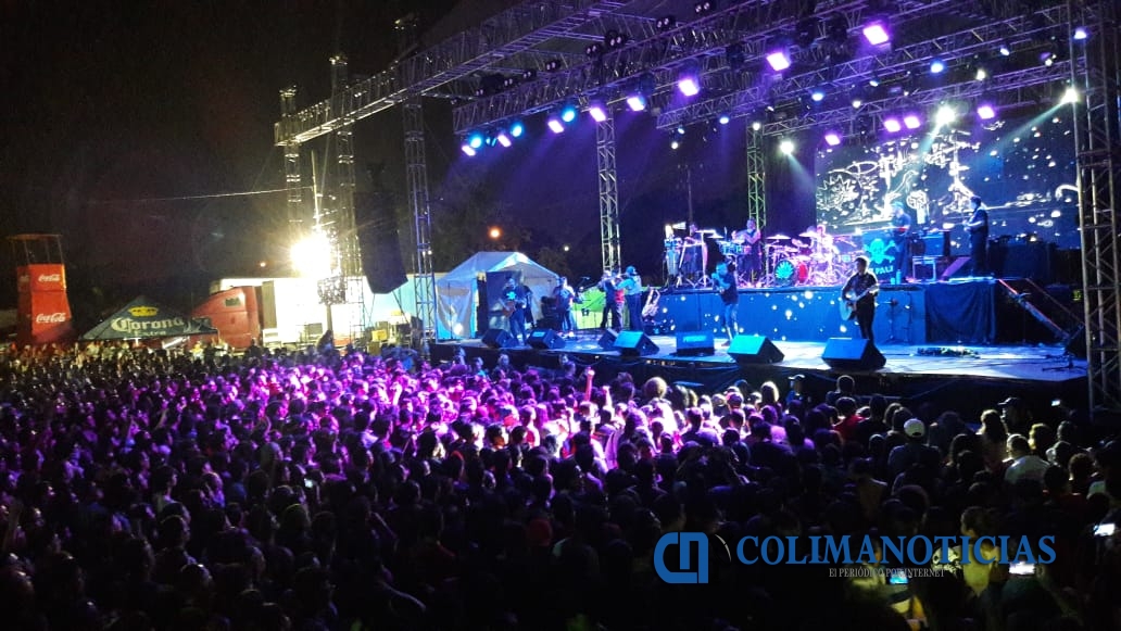 Presenta Panteón Rococó su fusión musical de rock y ska en Colima