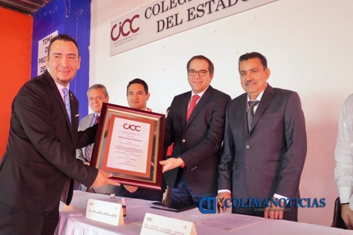 Toma protesta Gobernador al XX Consejo Directivo de Ingenieros Civiles