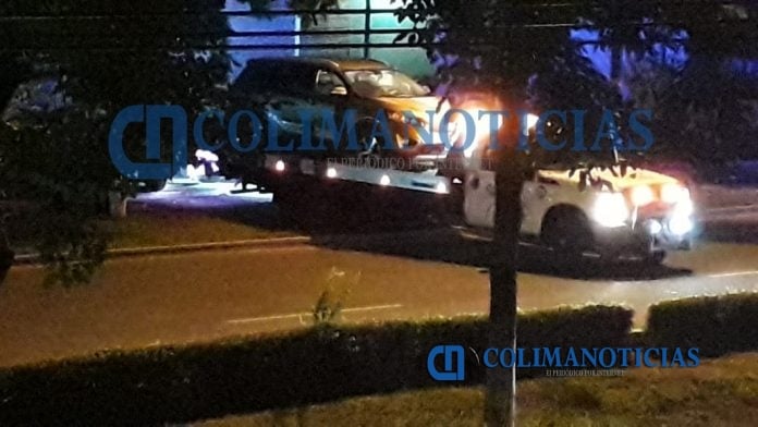 Dos vehículos siniestrados en fuerte choque durante la madrugada