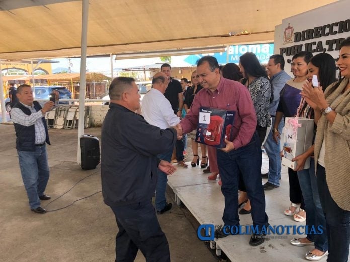 Felipe Cruz felicita y exhorta a policías y agentes viales a servir con humildad a los ciudadanos
