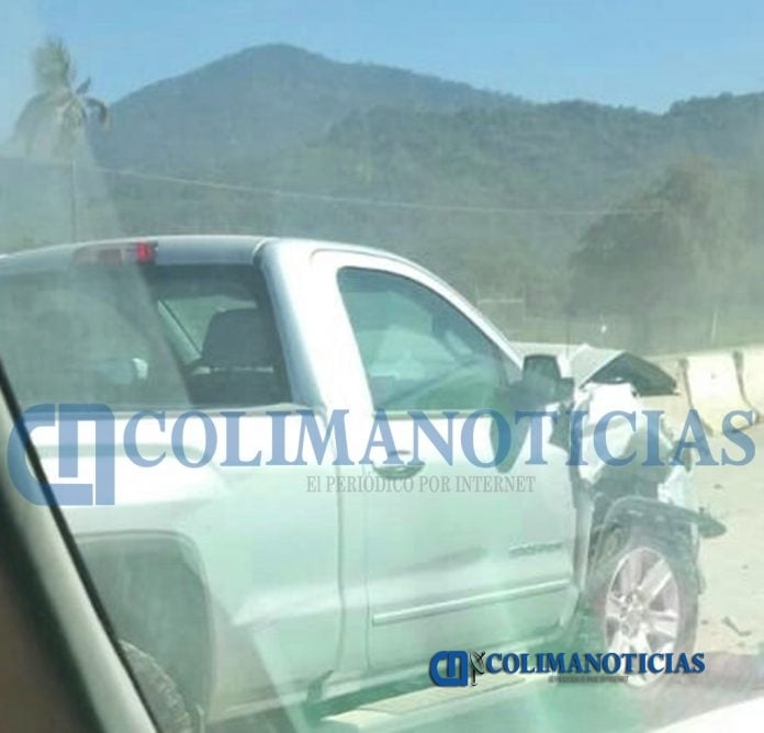 Sale ileso de fuerte choque en el Libramiento de El Naranjo