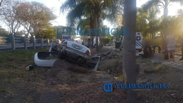 accidente auto cae a canal