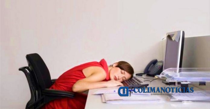 dormido-oficina