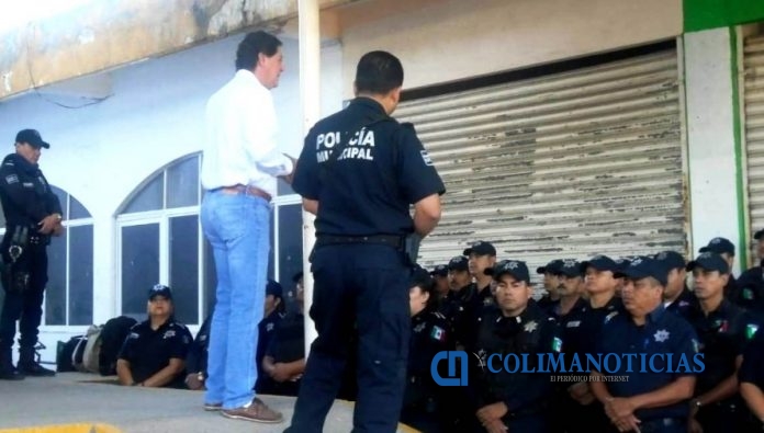 elias lozano con policias