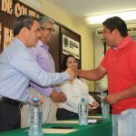 Entregan becas Colimán-UdeC-FEUC_a