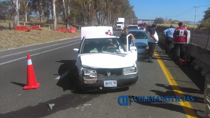 Choque multiple en 4 Caminos