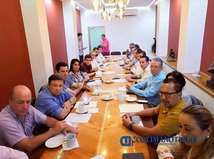 En reunión privada y sin avisar a la prensa, revisan tablas catastrales del pago del predial