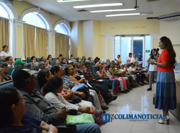 entrega apoyo económico a 75 Adultos Mayores del Municipio