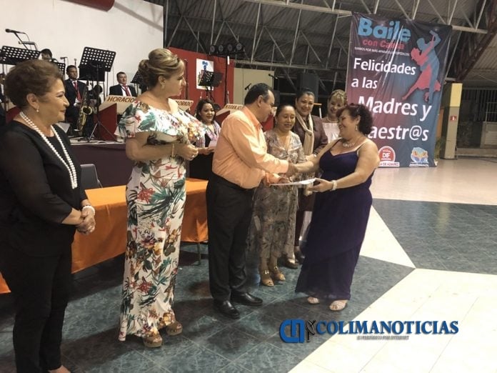 festejo a madres y maestros