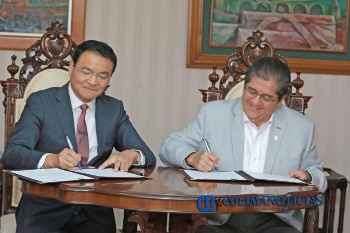 Visita al rector secretario general de la U. de Chan Gzhou_b