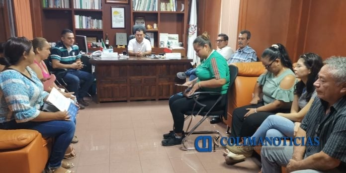 alcalde de armeria se reune con viudas de policias asesinados