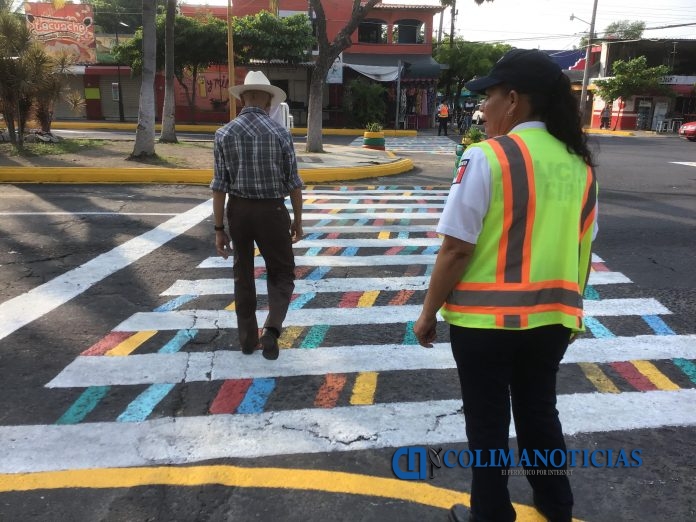 Activan cruce peatonal en Villa de Álvarez 2