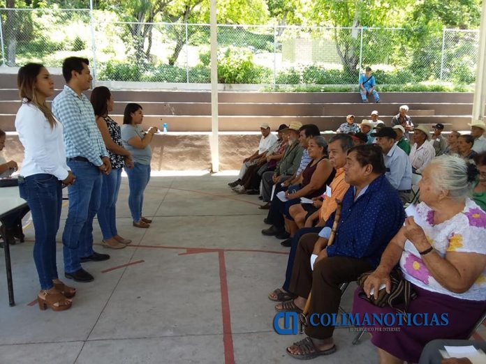 En Ixtlahuacán entregan el apoyo de pensión para el bienestar de los adultos mayores