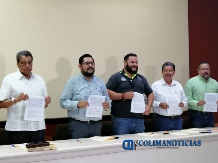 Firman convenio con concesionarios de transporte público para que credencial de la FEC siga vigente