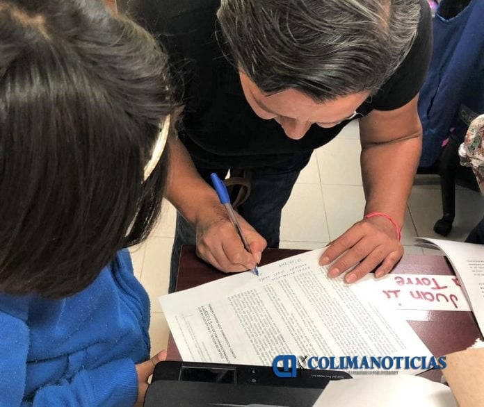 Pronna Reunifica Gobierno del Estado a menor de edad originaria de la Ciudad de México con su abuela