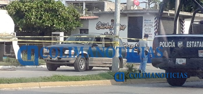 Rafaguean camioneta en la avenida De las Rosas, en Manzanillo