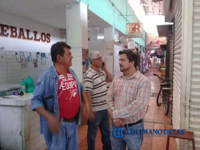 julio anguiano visita el mercado cuahutemoc