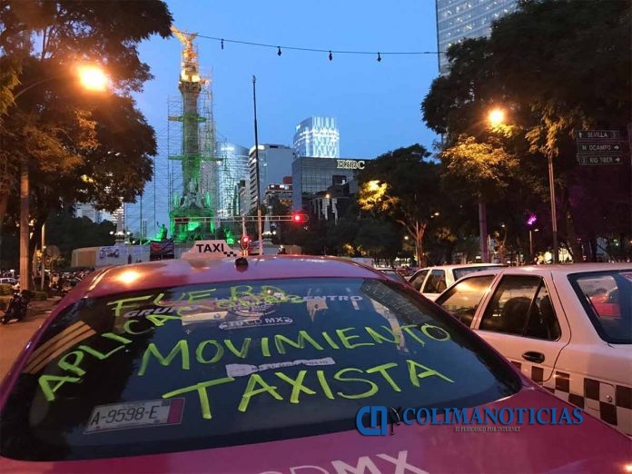 Taxistas se manifiestan contra Uber y Cabify en la CDMX