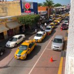 Rechaza Cabildo de Tecomán a mototaxis en la cabecera municipal; taxistas protestan