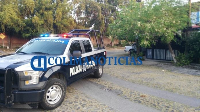Reportan hallazgo de cuerpo 'ensabanado' junto al panteón de Colima