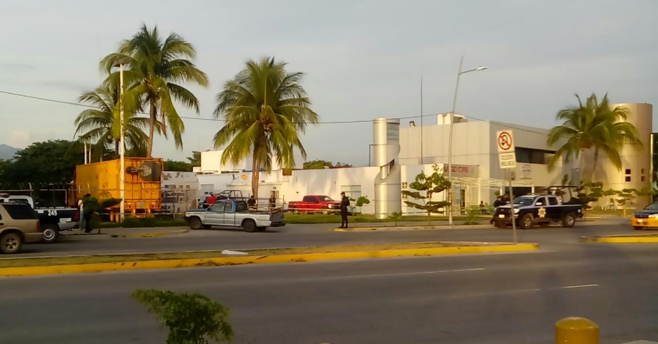 Llega herido de bala al Hospital Civil de Manzanillo - colimanoticias