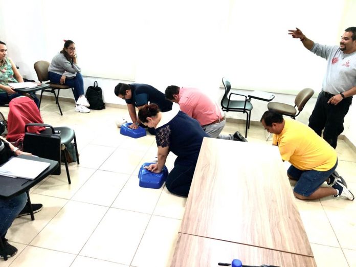 capacitan a personal docente de tecoman en primeros auxilios