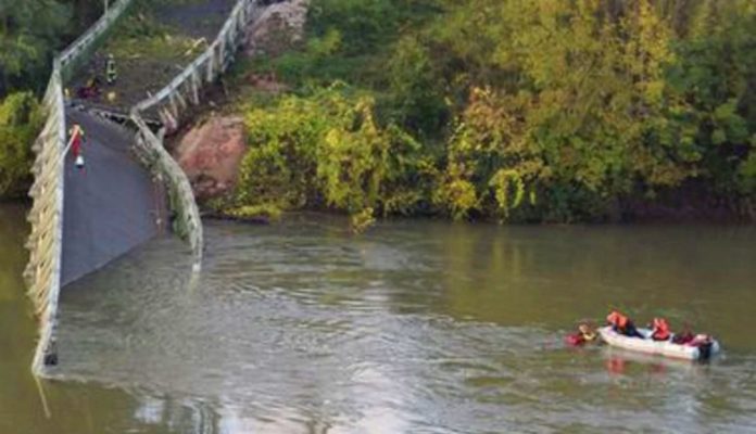 colapsa puente en francia
