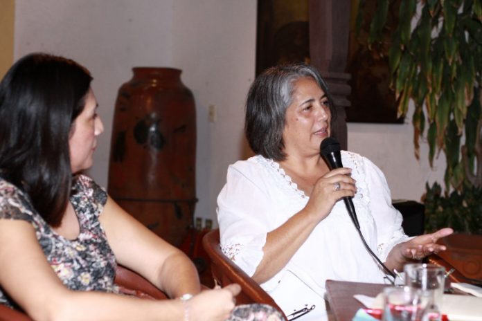 Gloria Vergara_Presentan libro Nivel de sombra