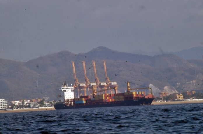 Aplican reglamentos internacionales en aeropuerto y puerto de Manzanillo para vigilar enfermos por Coronavirus