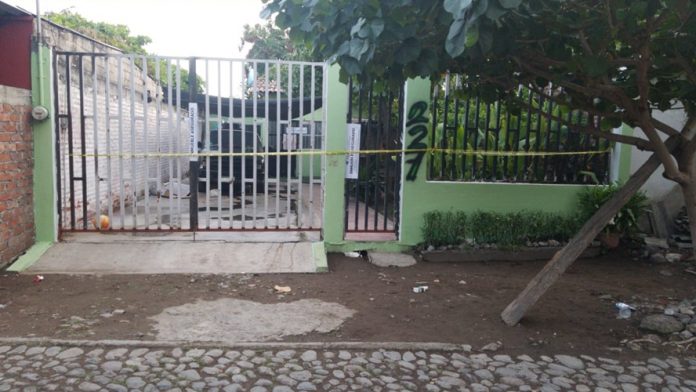 Aseguran armas y droga en domicilio de Tecomán