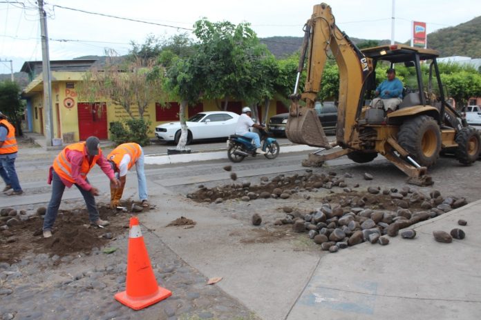 EN ARMERIA ATIENDEN PROBLEMA DE DRENAJE