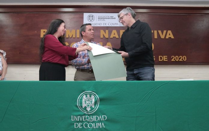 Entregan premio Narrativa Colima_a