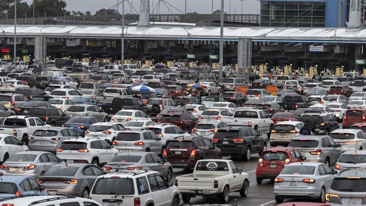Bloquean acceso a México en cruce fronterizo por coronavirus Bloquean acceso a México en cruce fronterizo por coronavirus