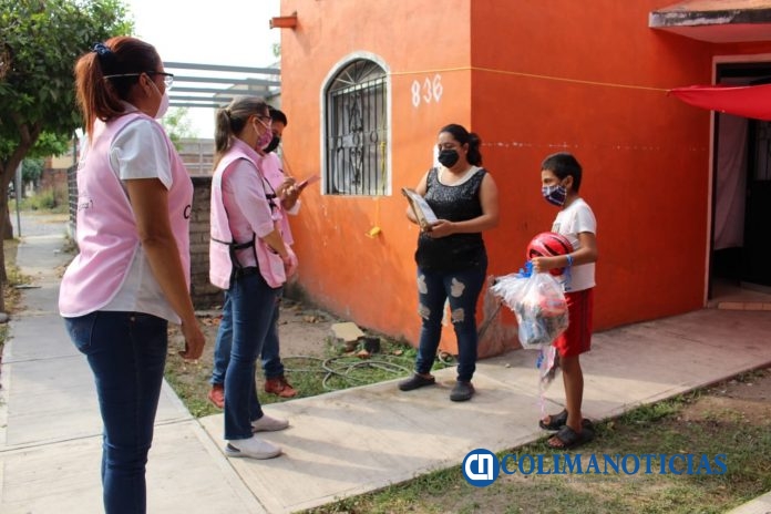 Apoyan a familia cuyos hijos intercambiaban juguetes por despensas