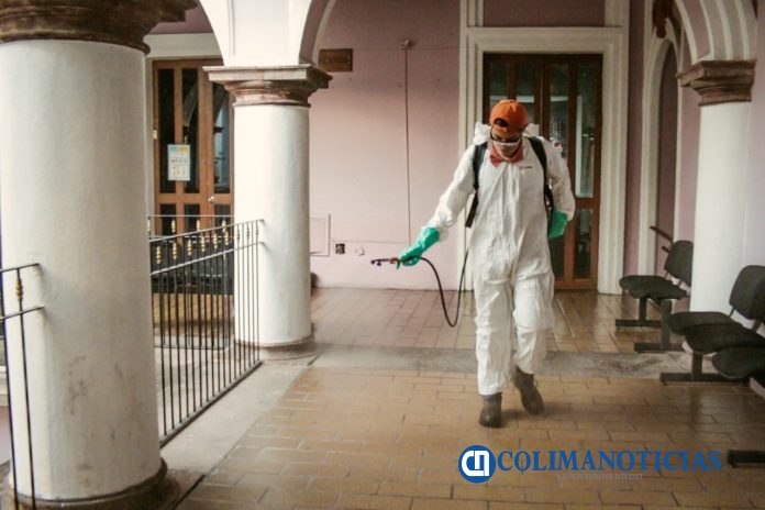 Se sanitizan las oficinas del Ayuntamiento de Colima