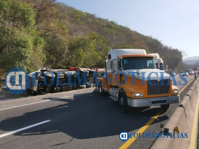 volcadura en autopista