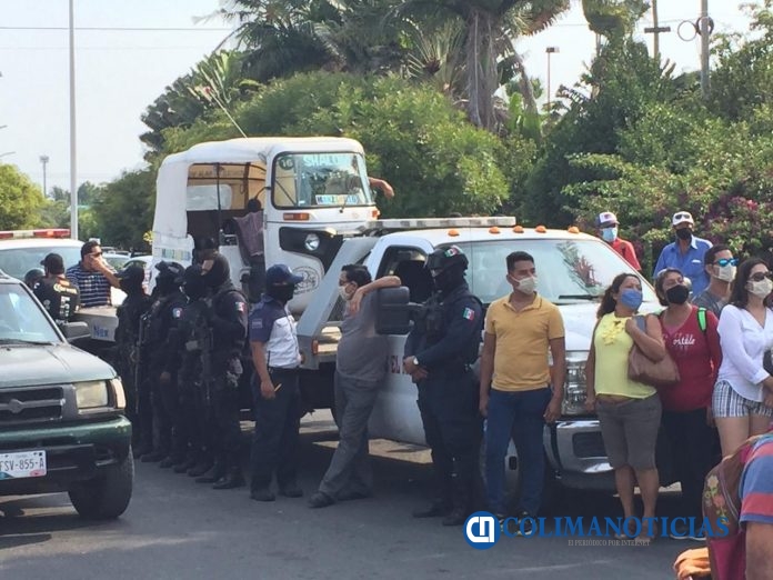 Mototaxis detenido en Manzanillo