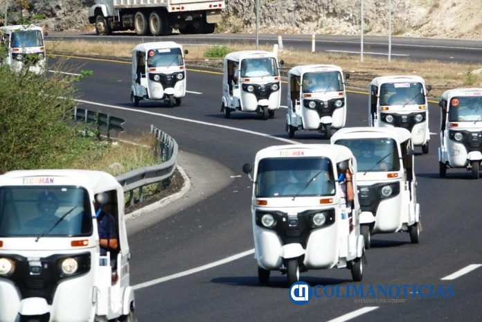 Mototaxis inician caravana para manifestarse en la ciudad de Colima