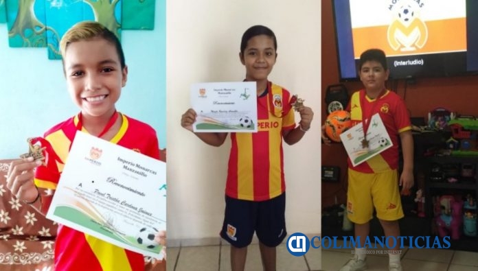 Entregan reconocimientos a Club Monarcas Manzanillo de Futbol