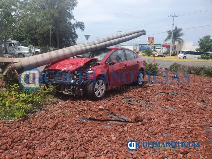 Fuerte accidente en el crucero de Alcaraces Cuauhtémoc